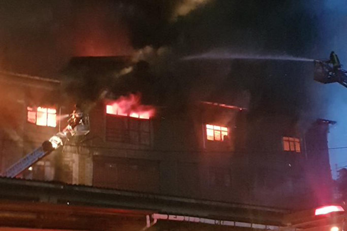  Zonguldak'ta mobilya imalathanesinde yangın